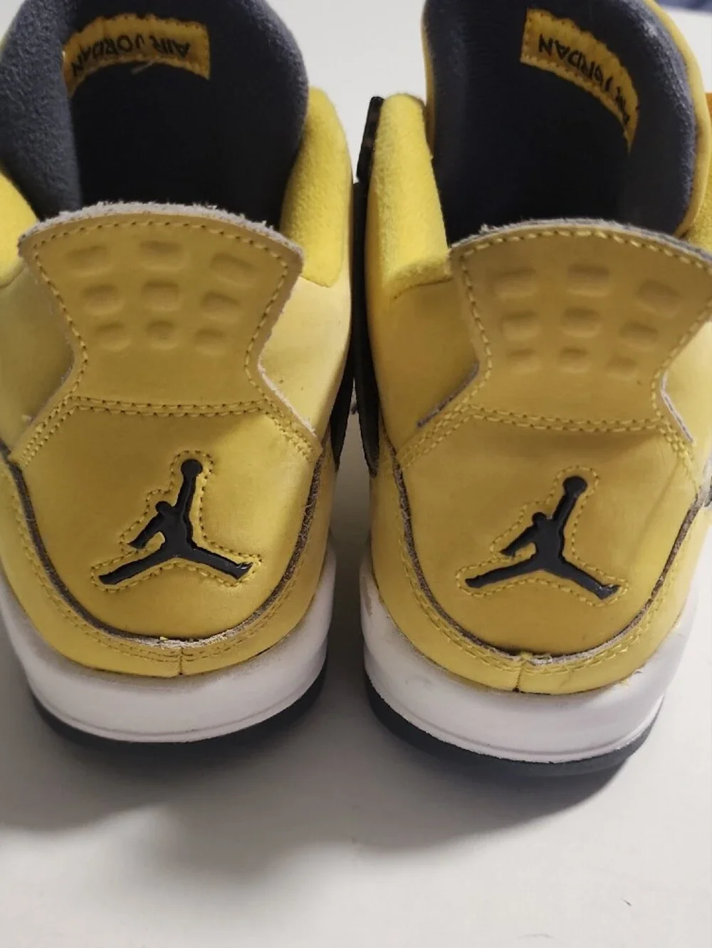 Air Jordan 4 Retro Lightning  Sneakers, size 6.5Y fits M6.5 W8